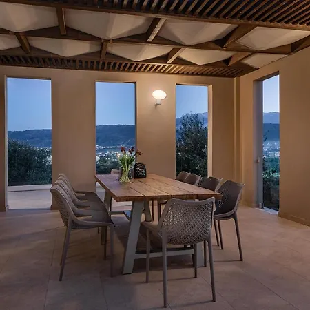 Vilia House On The Hill - Luxury With Heated Pool Near Chania