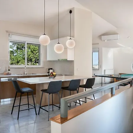 Vilia House On The Hill - Luxury With Heated Pool Near Chania ヴィラ