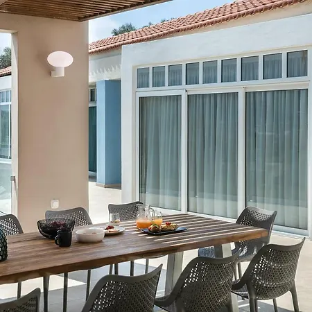 Villa Vilia House On The Hill - Luxury With Heated Pool Near Chania