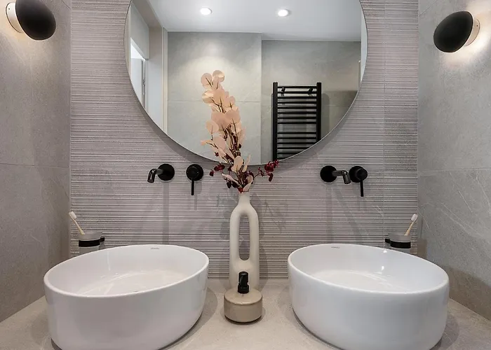 Vilia House On The Hill - Luxury With Heated Pool Near Chania