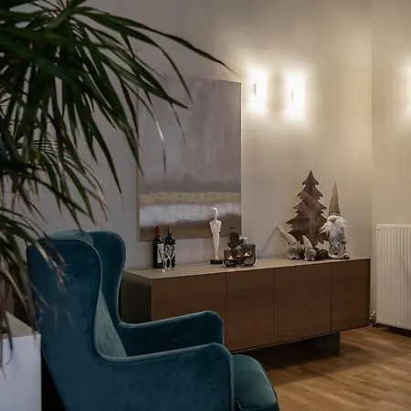 Vilia, House On The Hill Вілла