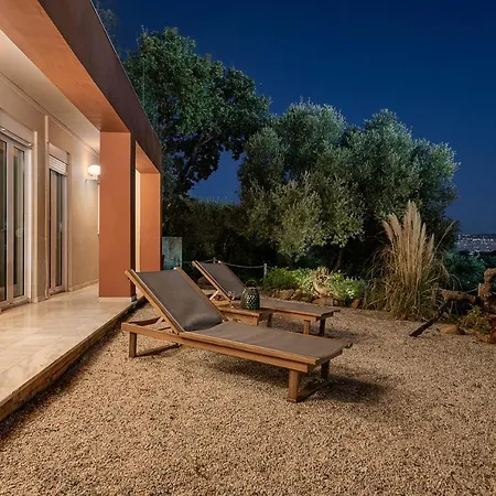 Vilia House On The Hill - Luxury With Heated Pool Near Chania *