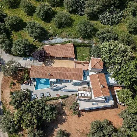 Vilia House On The Hill - Luxury With Heated Pool Near Chania * La Canea