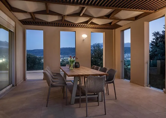 Vilia House On The Hill - Luxury With Heated Pool Near Chania