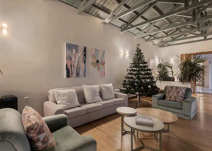 Villa Vilia House On The Hill - Luxury With Heated Pool Near Chania