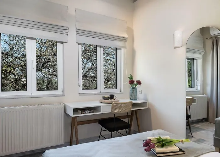 Vilia House On The Hill - Luxury With Heated Pool Near Chania *