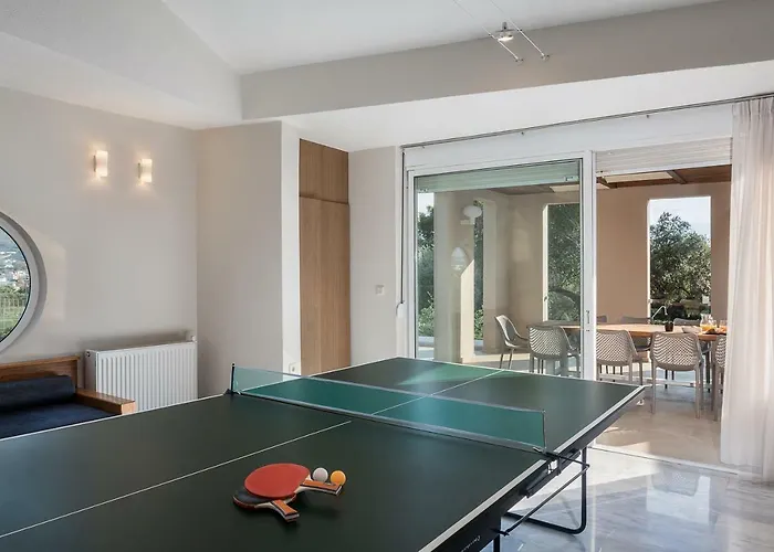 Villa Vilia House On The Hill - Luxury With Heated Pool Near Chania