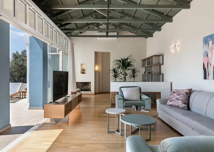 Vilia House On The Hill - Luxury With Heated Pool Near Chania *